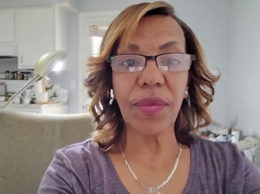 Mimi, Founder · Master Colorist